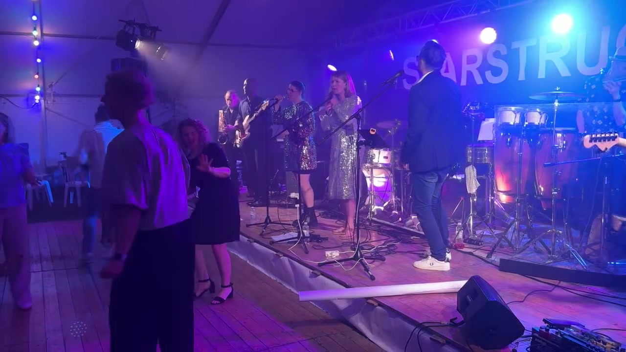 Starstruck band på scenen